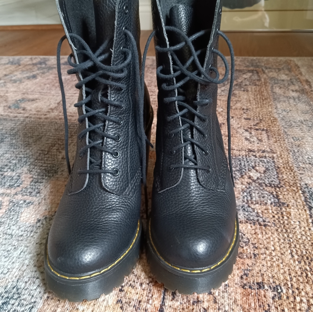 Dr Martens black boots